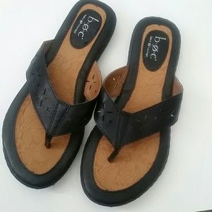 Brand new B.O.C Black Hindy Thong Sandals Sz 6M